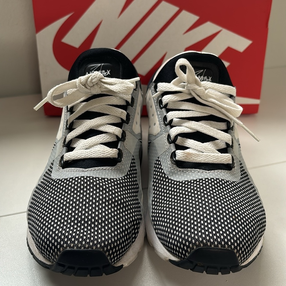 Nike air max essential zero